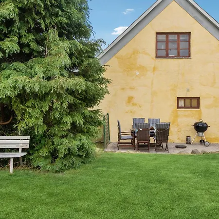 Prázdninový dům Awesome In With Wifi Stenstrup